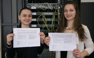 Eva Dvořáčková a  Gabriela Molitoriszová | Studenti VŠKE absolvovali Cisco akademii